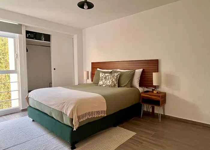T201 - 1bdr - 1bth Apartment *